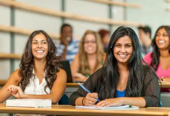 Building confidence in English communication for students at Aksent