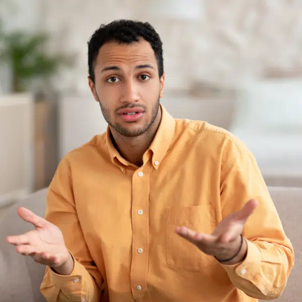 Learner expressing ideas confidently during Aksent’s online spoken English class in Coimbatore.